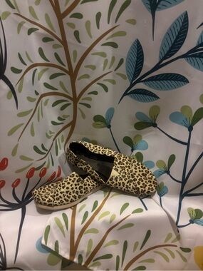 Toms Leopard-Print Slip-On Flats in Tan and Black